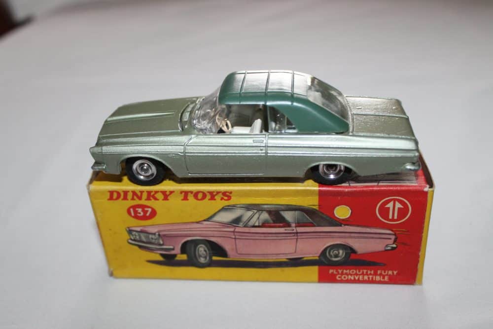 Dinky Toys 137 Plymouth Fury Convertible
