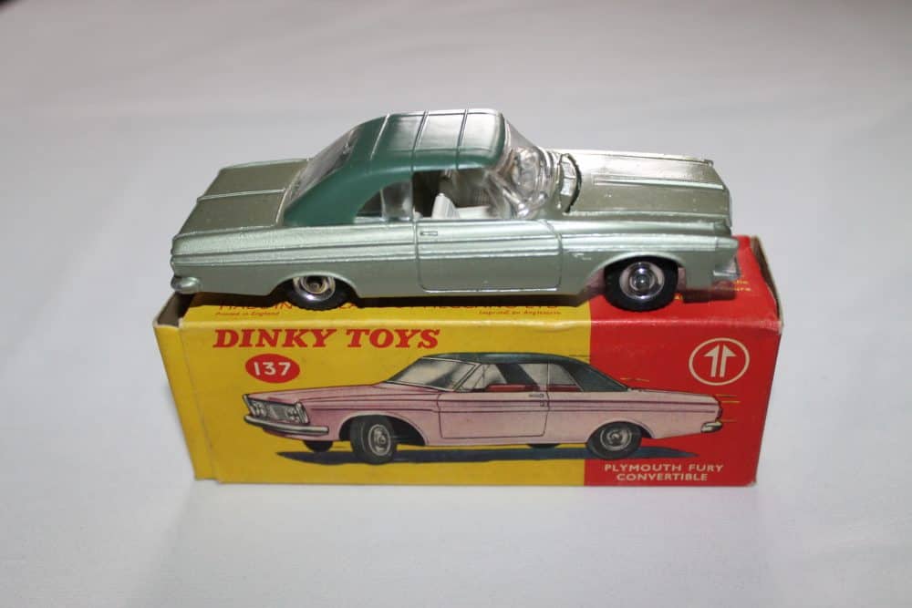 Dinky Toys 137 Plymouth Fury Convertible-end