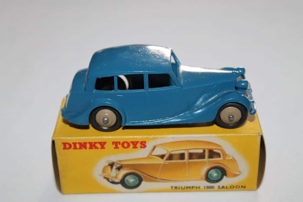 Dinky Toys 040B/151 Triumph 1800-side