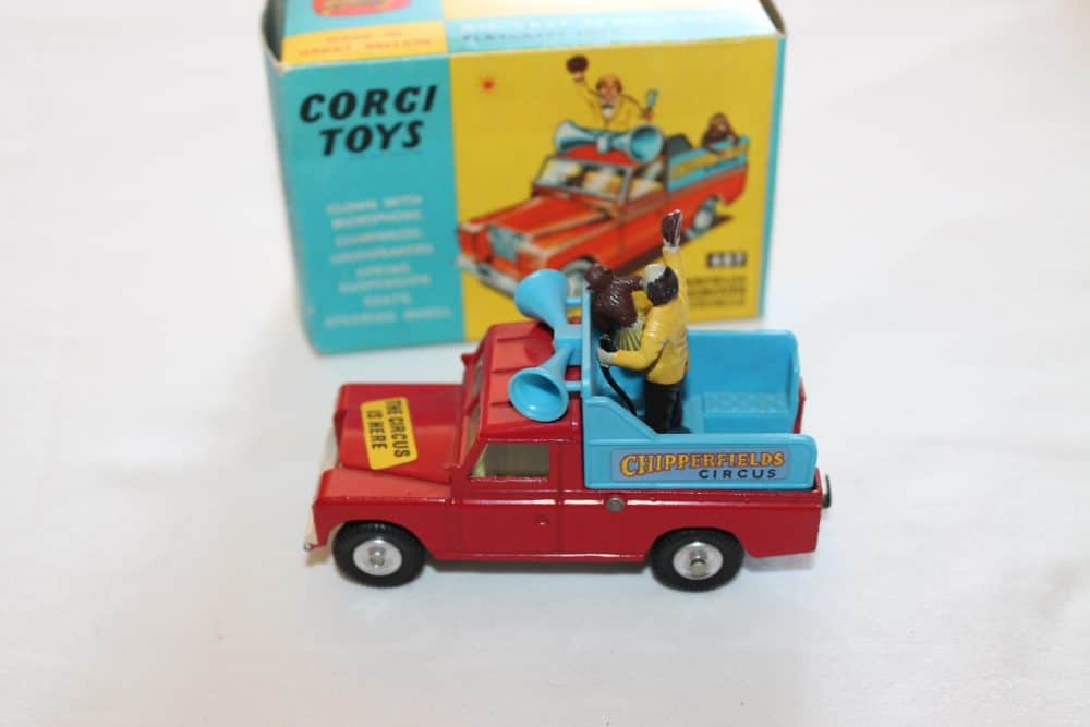 Corgi Toys 487 Chipperfields Circus Landrover Parade Vehicle