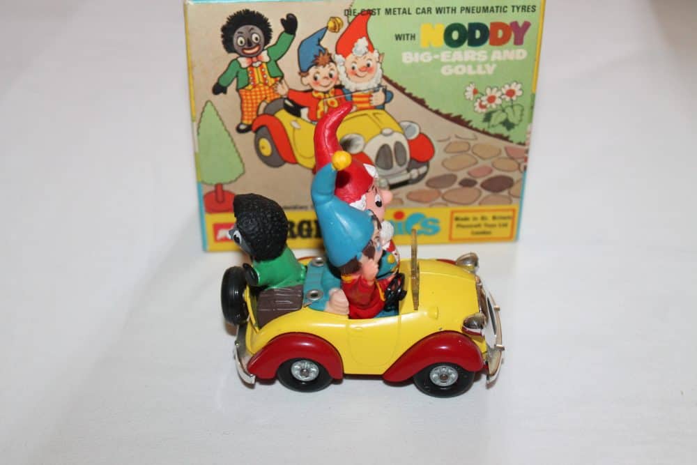 Corgi Toys 801 Noddy's Car and friends-side
