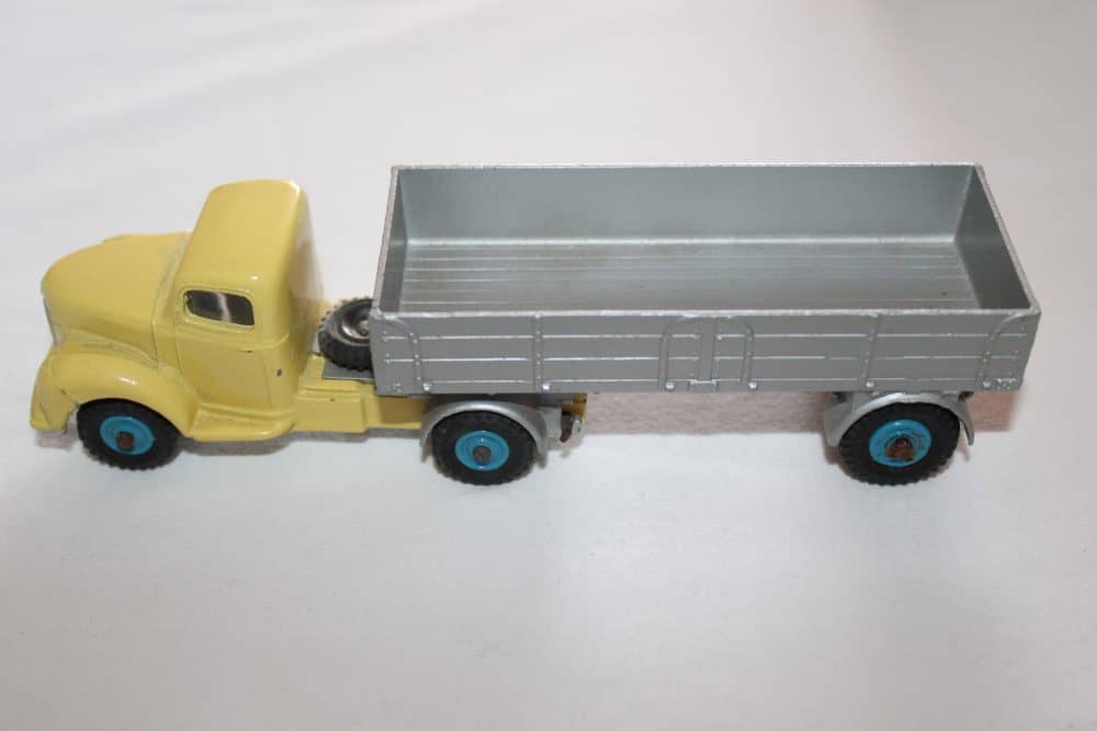 Dinky Toys 424 Commer Articulated Lorry-leftside2