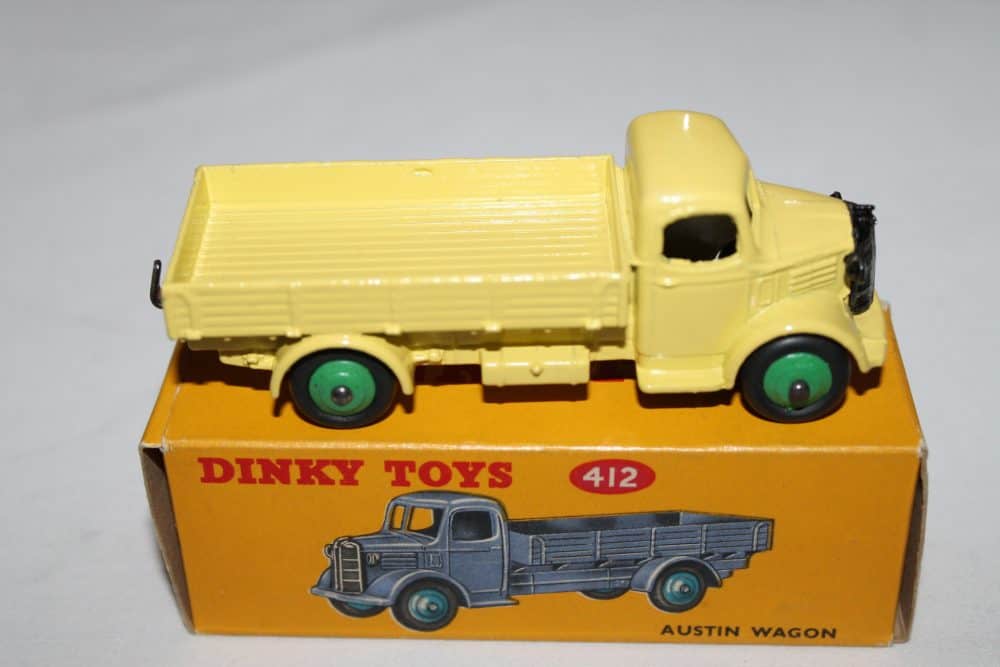 Dinky Toys 412 Austin Wagon-side