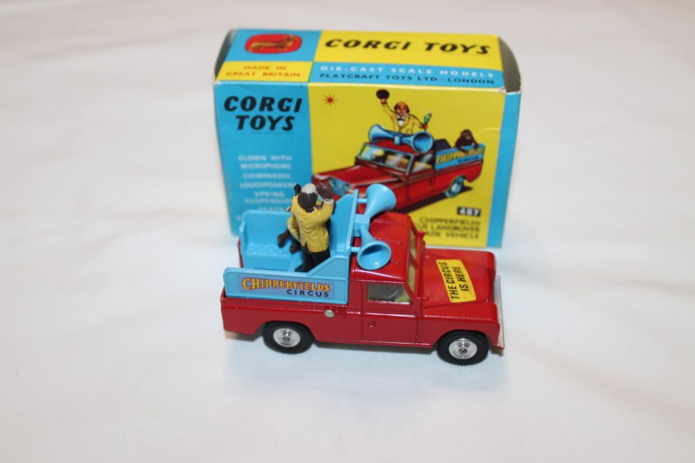 chipperfields land rover parade vehicle corgi toys 487 side