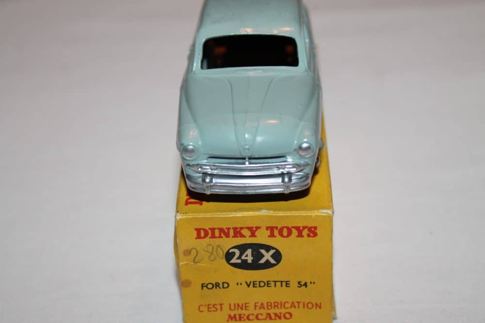 French Dinky Toys 024X Ford Vedette 54-front