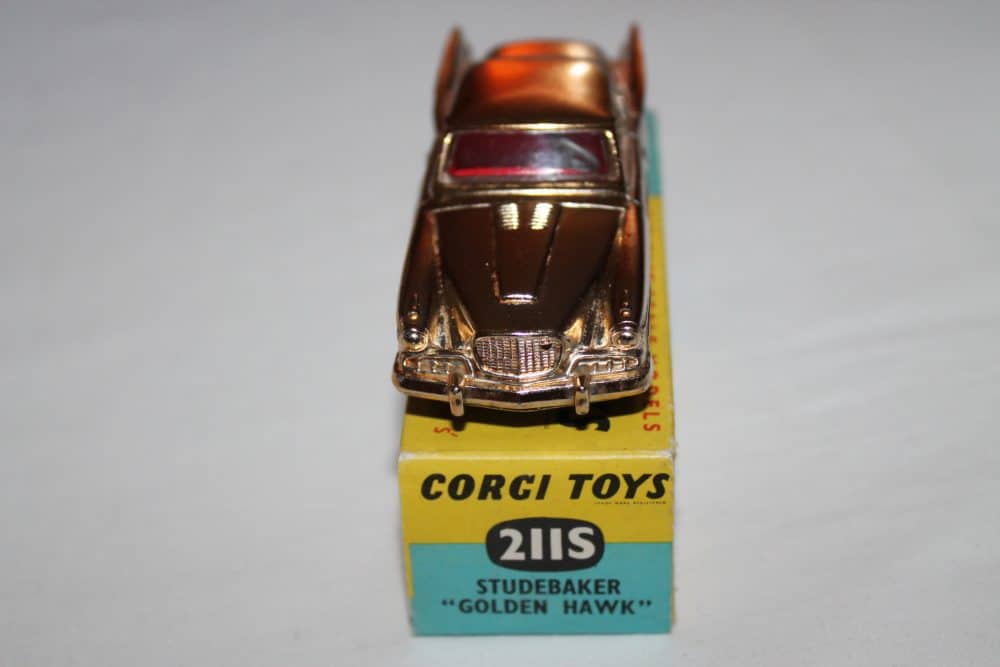 Corgi Toys 211S Studebaker Golden Hawk-front