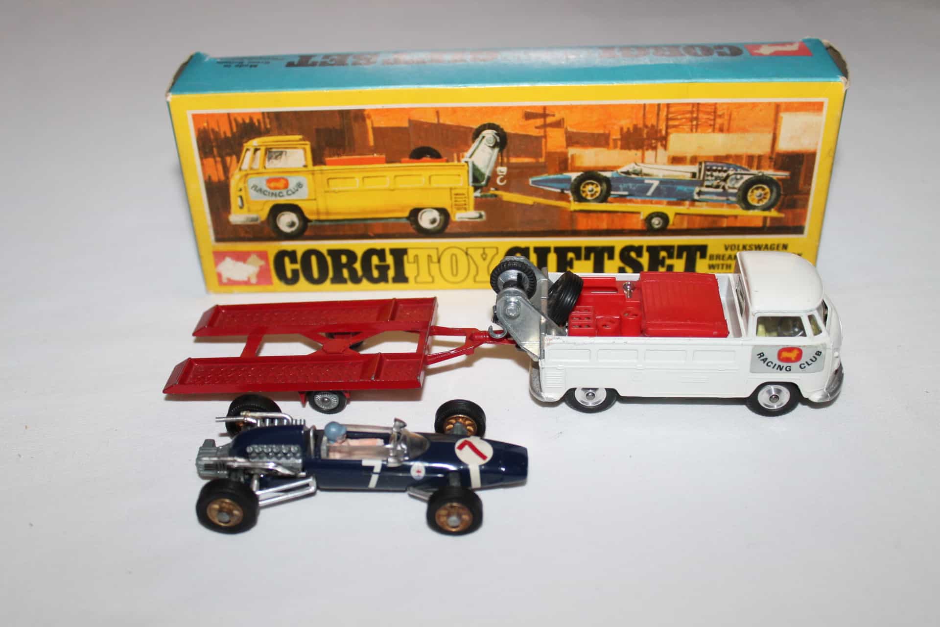 Toys Gift Set 6 Volkswagen Truck with Trailer & CooperMaserati F