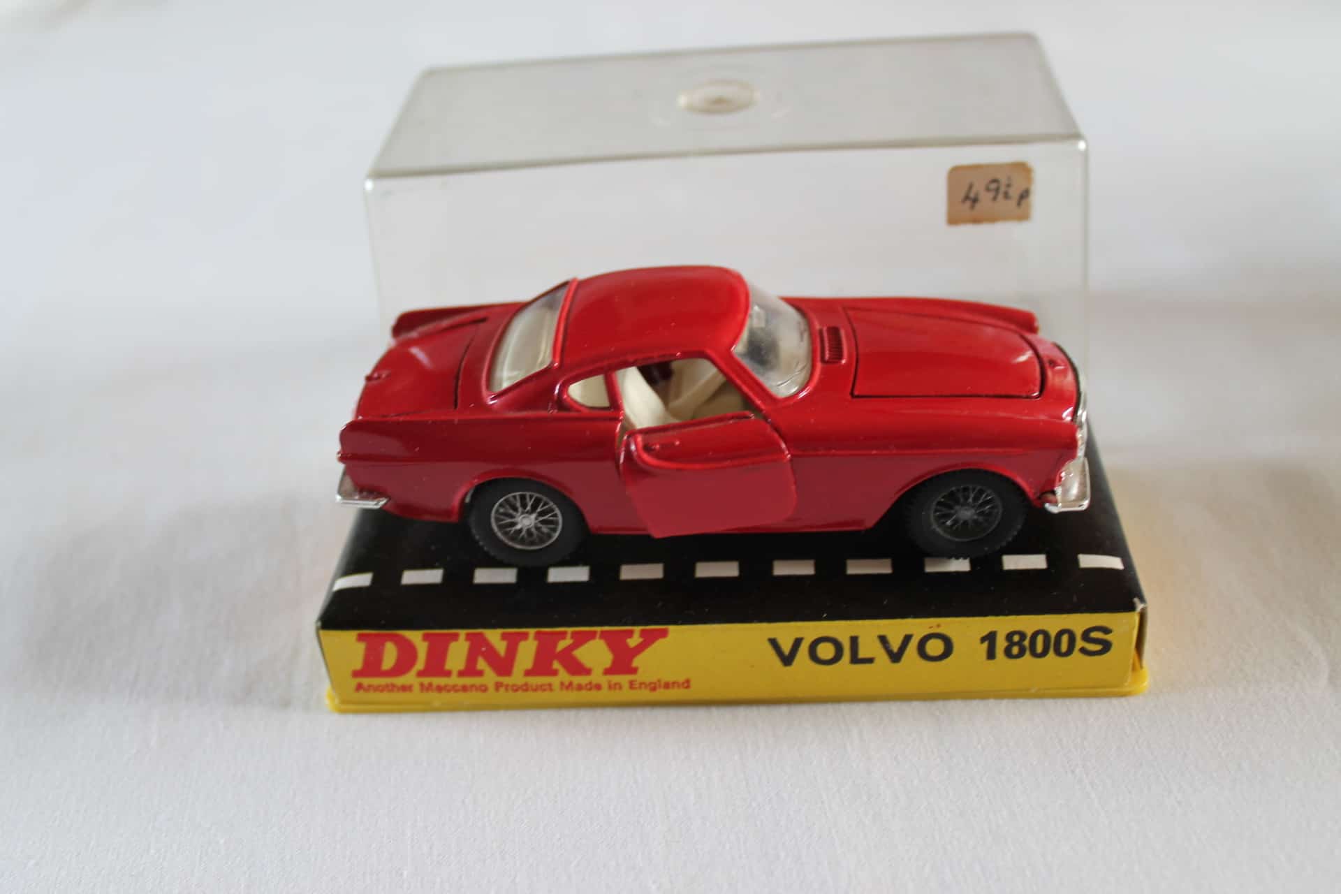 Dinky Toys Meccano Ltd Volvo 1800s 116 Antiguo A Escala Rojo