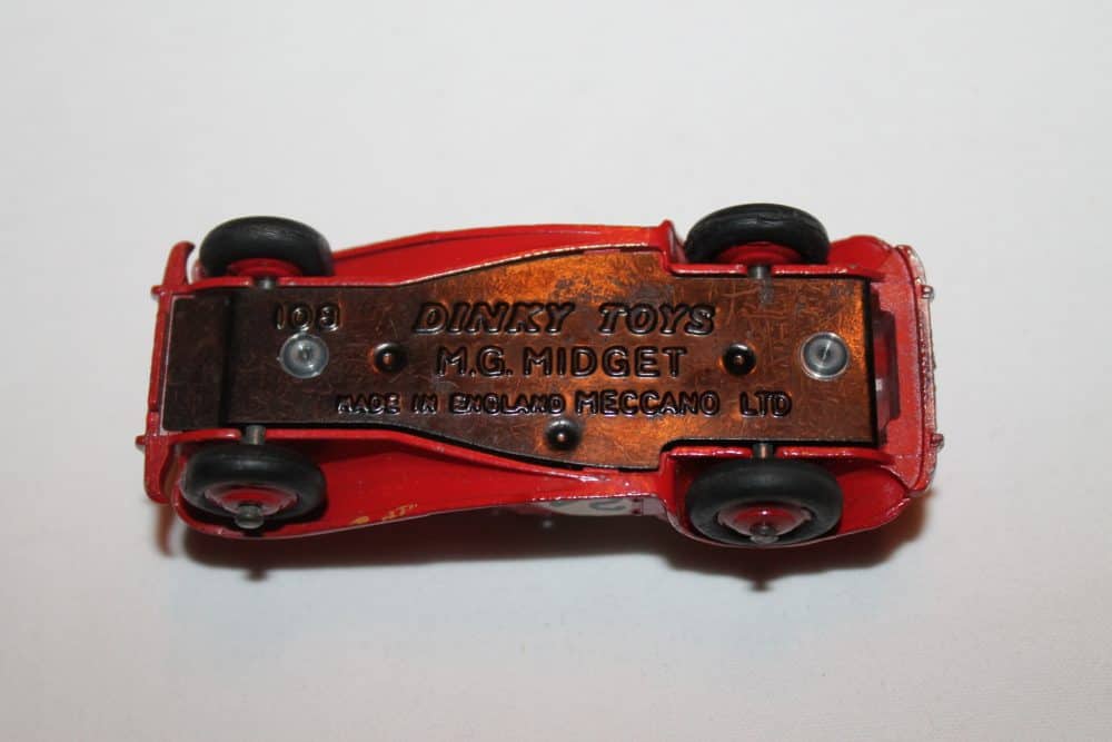 Dinky Toys 108 MG Midget Competition-base