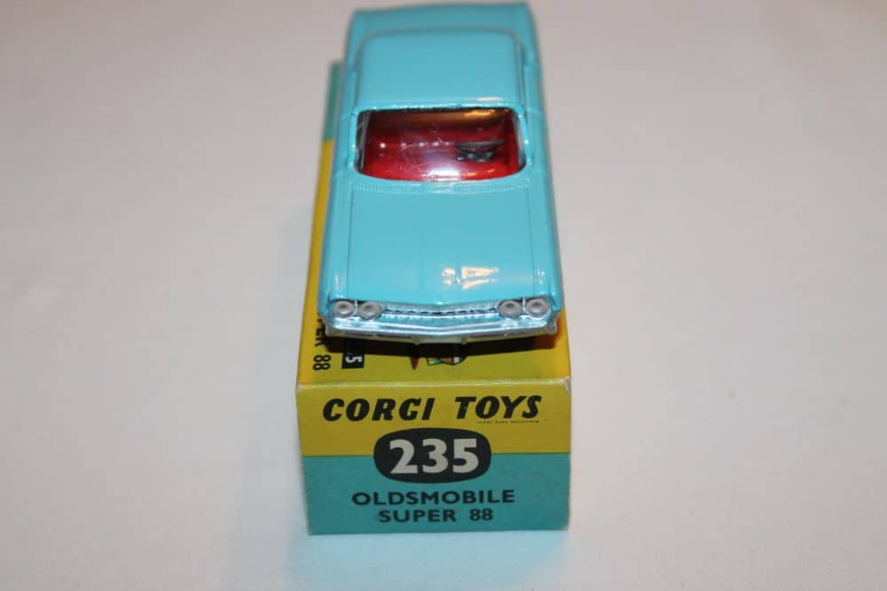 Corgi Toys 235 Oldsmobile Super 88-front