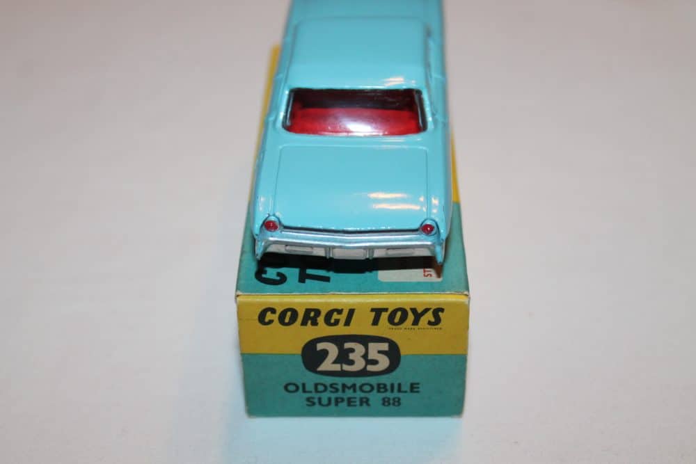 Corgi Toys 235 Oldsmobile Super 88-back