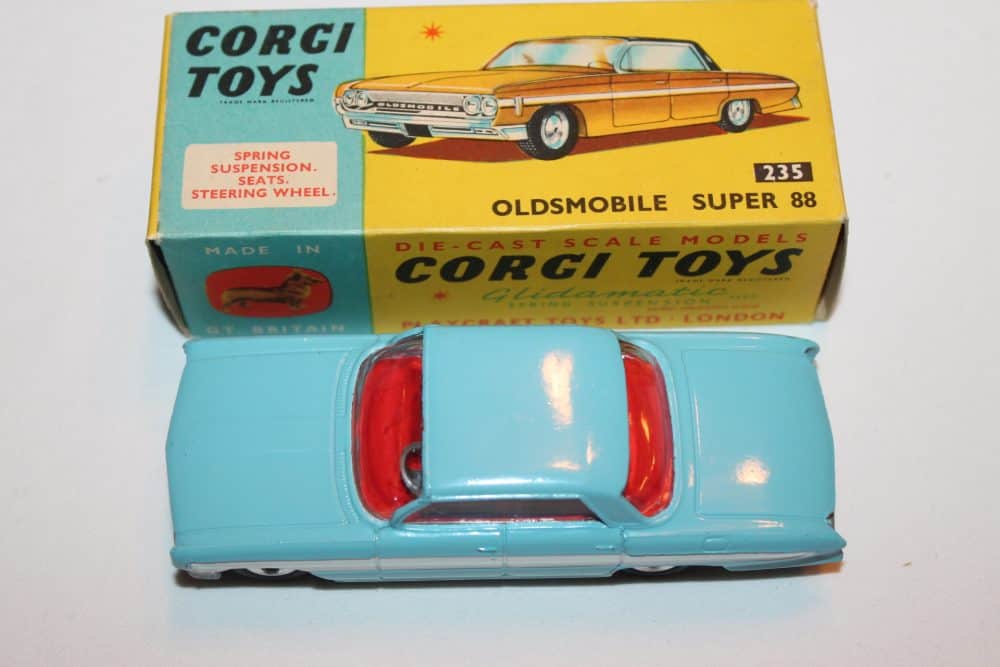 Corgi Toys 235 Oldsmobile Super 88-top