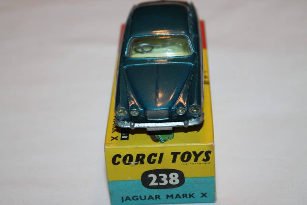 Corgi Toys 238 Jaguar MK X-front