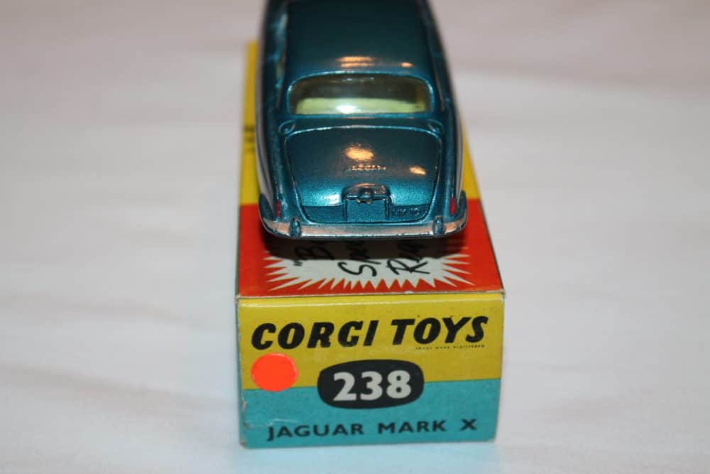 Corgi Toys 238 Jaguar MK X-back