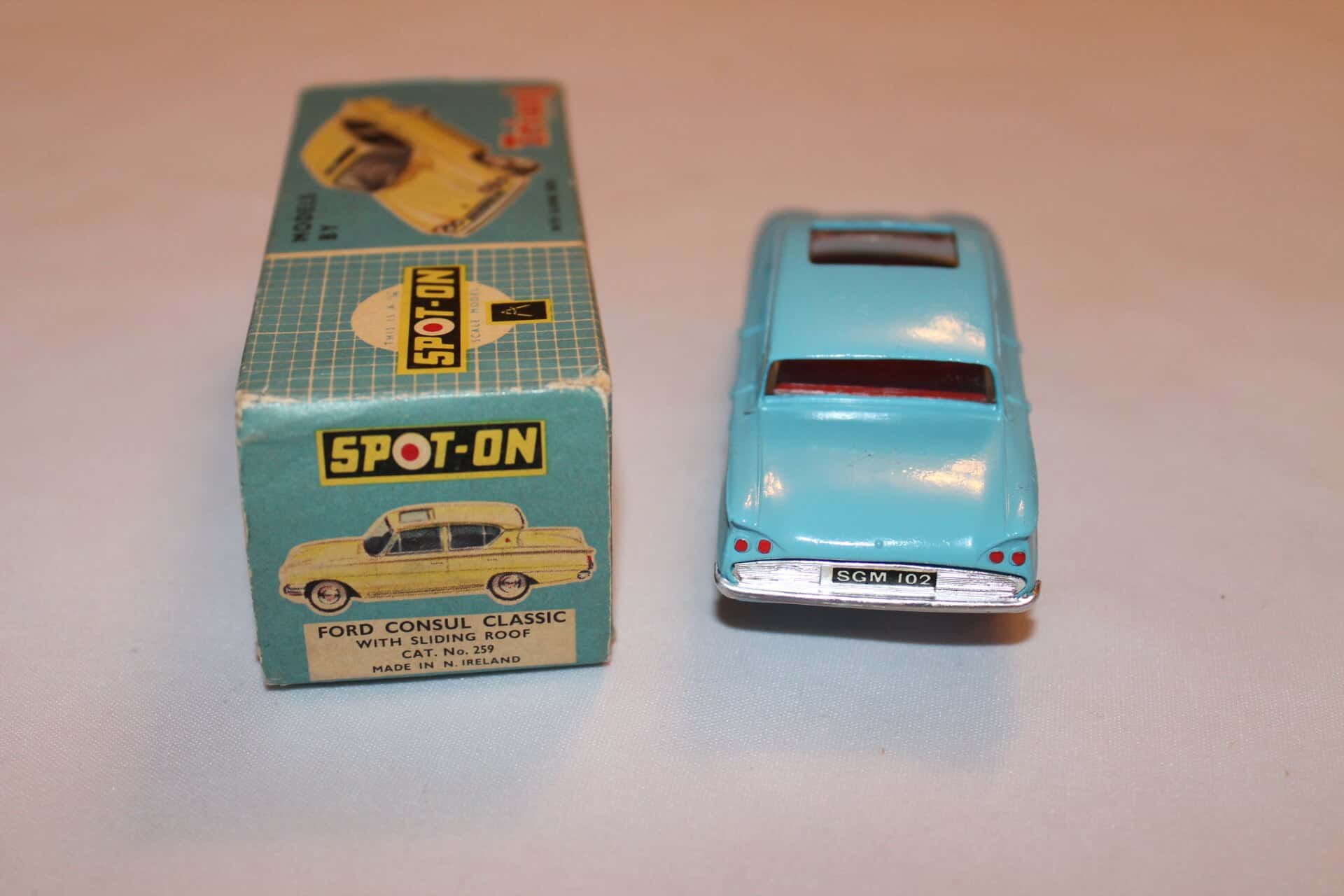 Spot-On Toys 259 Ford Consul Classic - Diecast