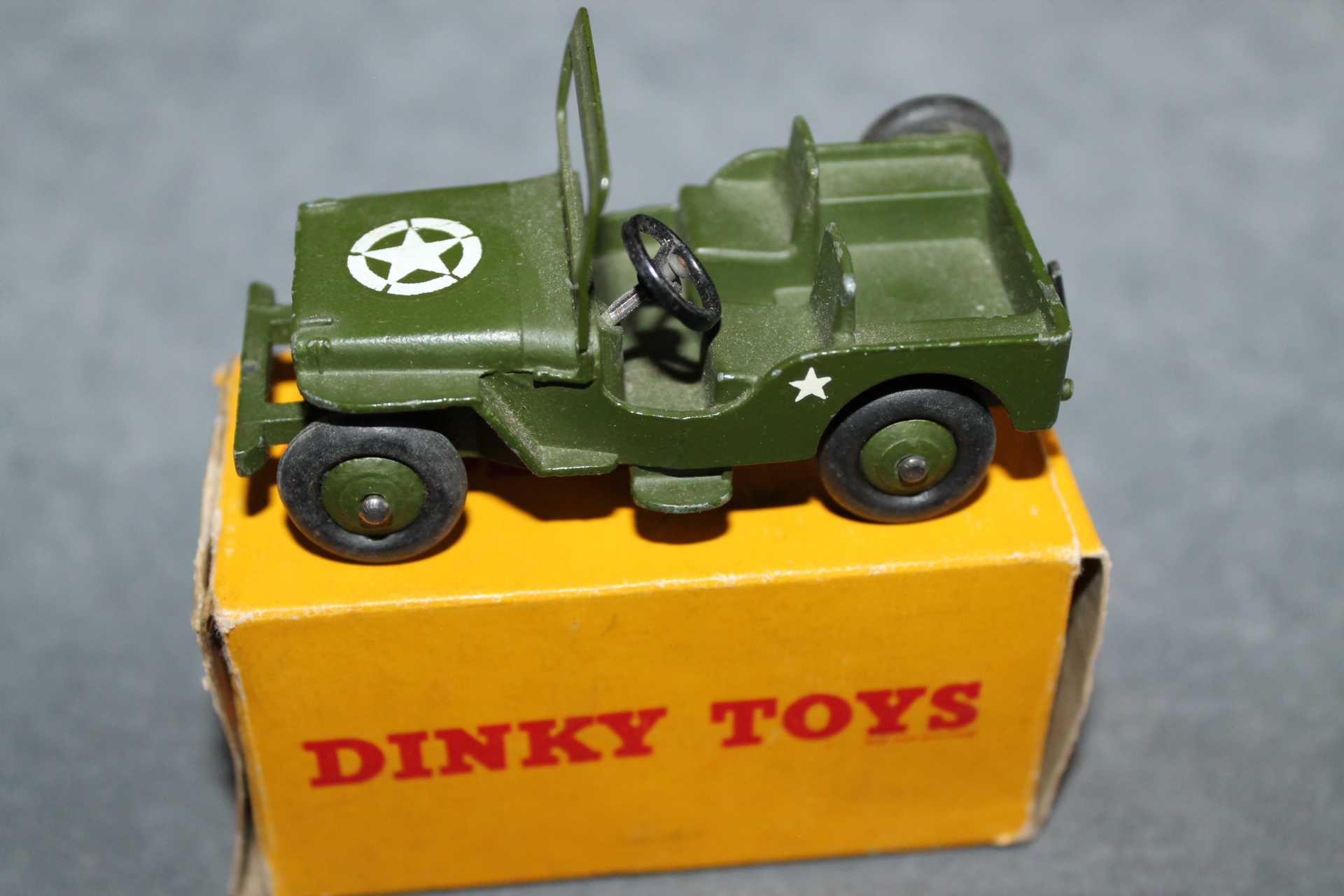 Dinky Toys 1:43 - Véhicule militaire miniature - Willys 80 BP