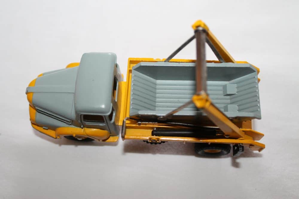 French Dinky Toys 038A Unic Marrel Multi-Skip Truck-top