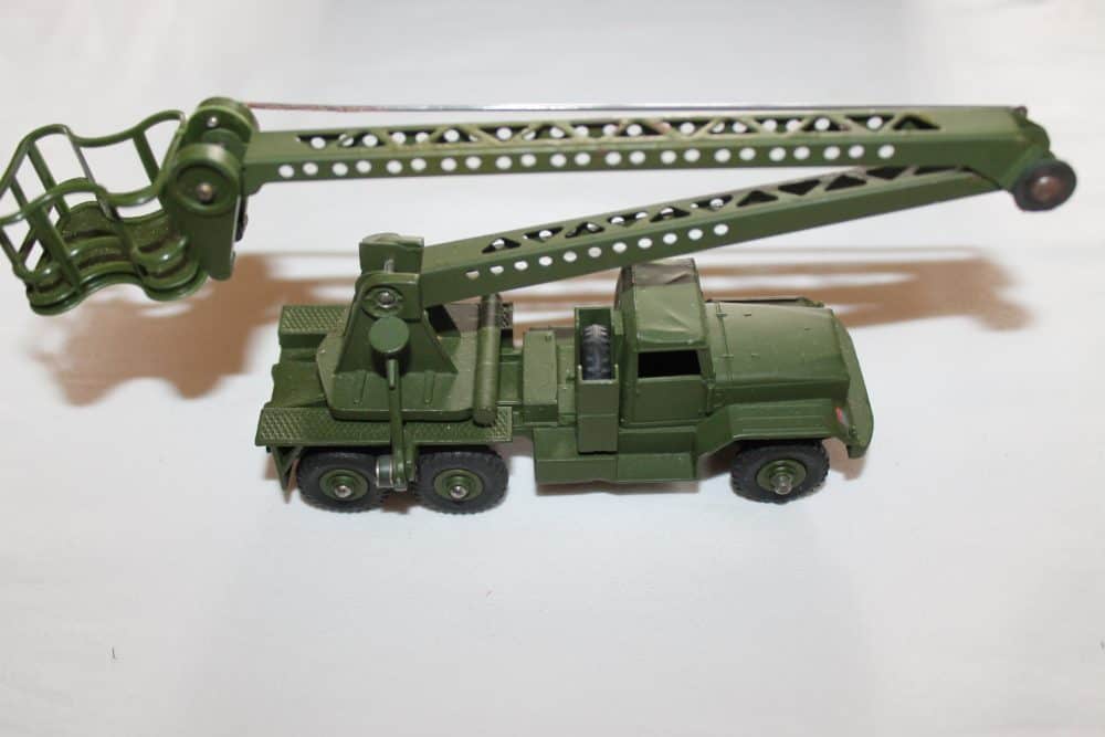 Dinky Toys 667 Missile Servicing Platform Vehicle-side