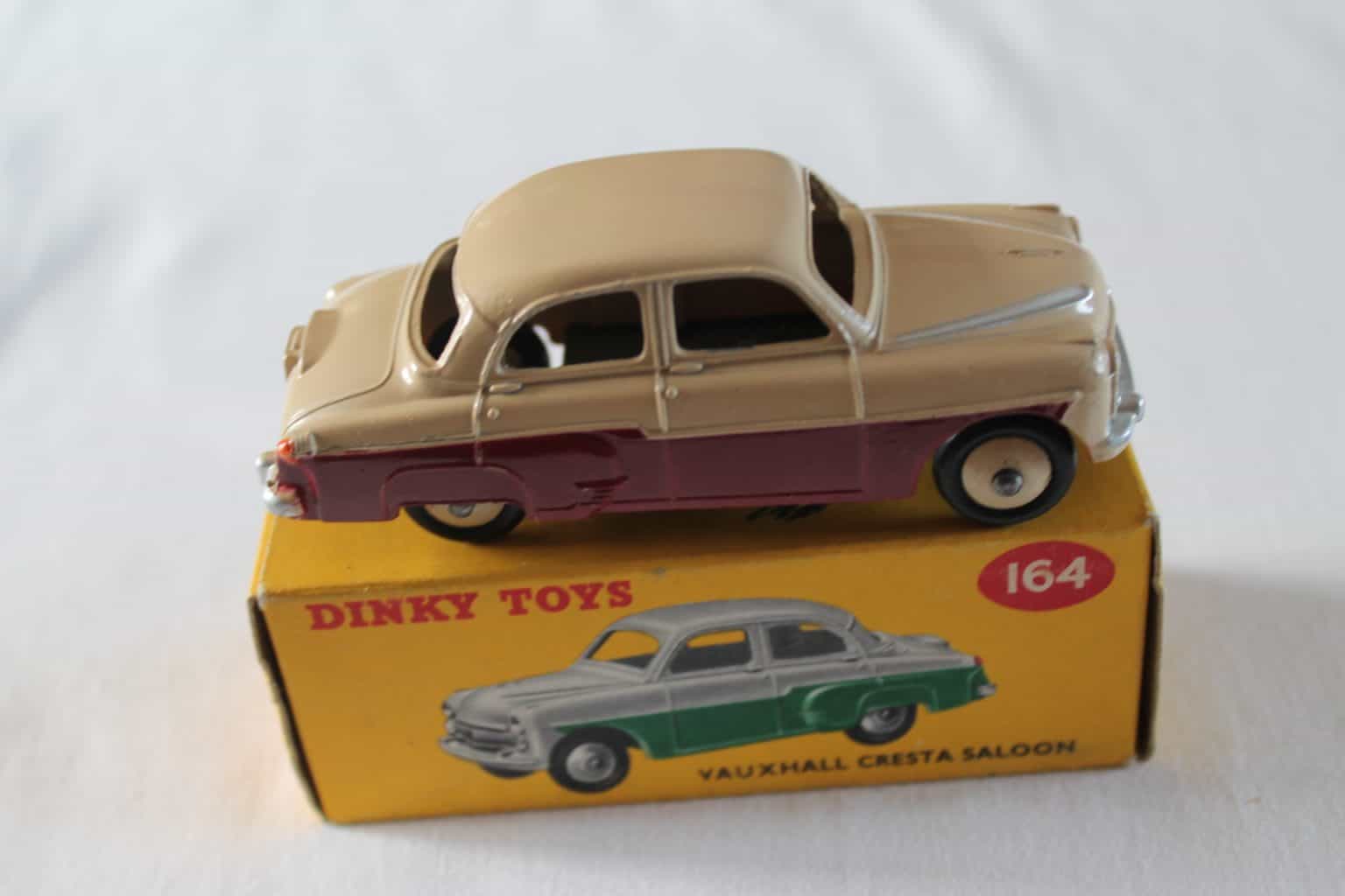 DINKY TOYS : n° 164 VAUXHALL CRESTA SALOON avec sa BOITE (EN LIGN