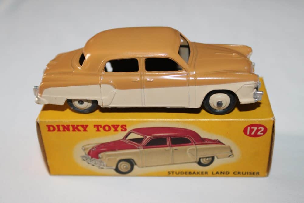 Dinky Toys 172 Studebaker Land Cruiser Lowline-side