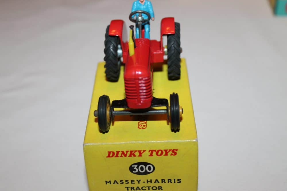 Dinky Toys 300 Massey Harris Tractor-front