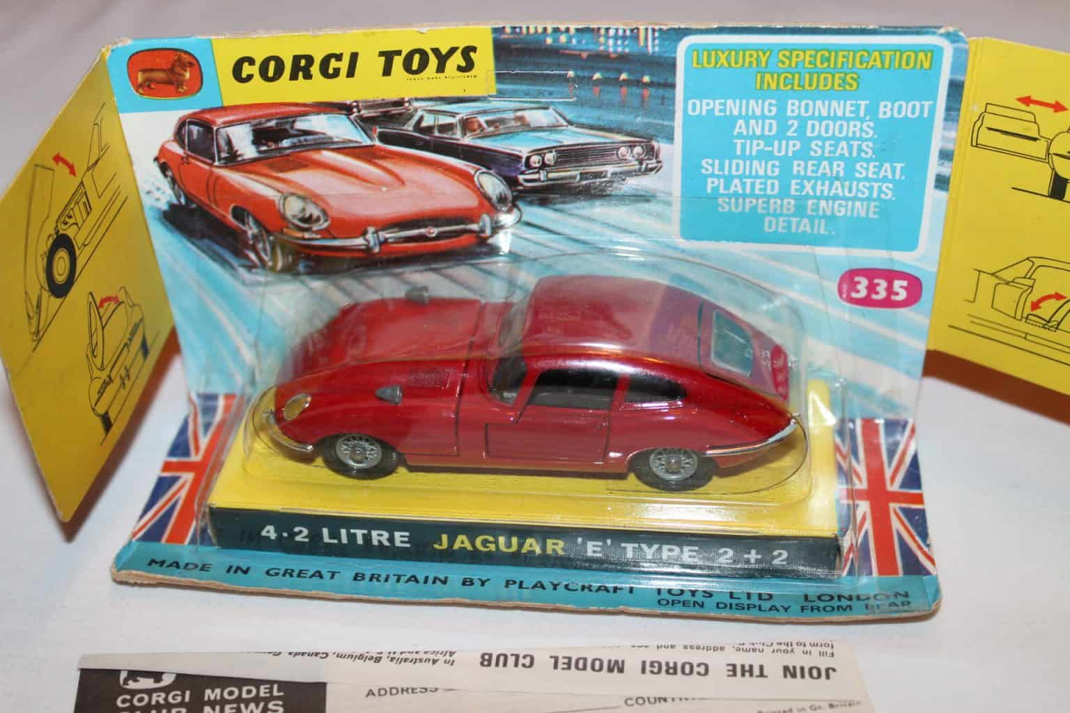 Corgi Toys 335 Jaguar 'E' Type 2+2 - Diecast