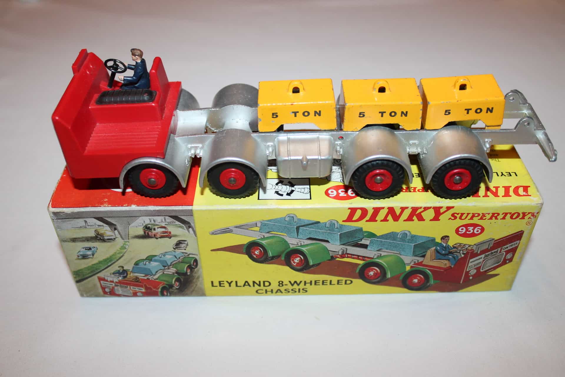 Dinky 936, Leyland Eight Wheeled Test Chassis - Free Price