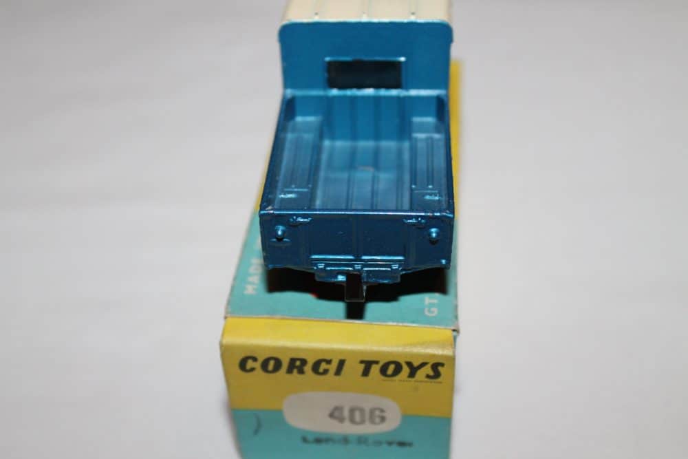 Corgi Toys 406 Land Rover (109 WB)-back