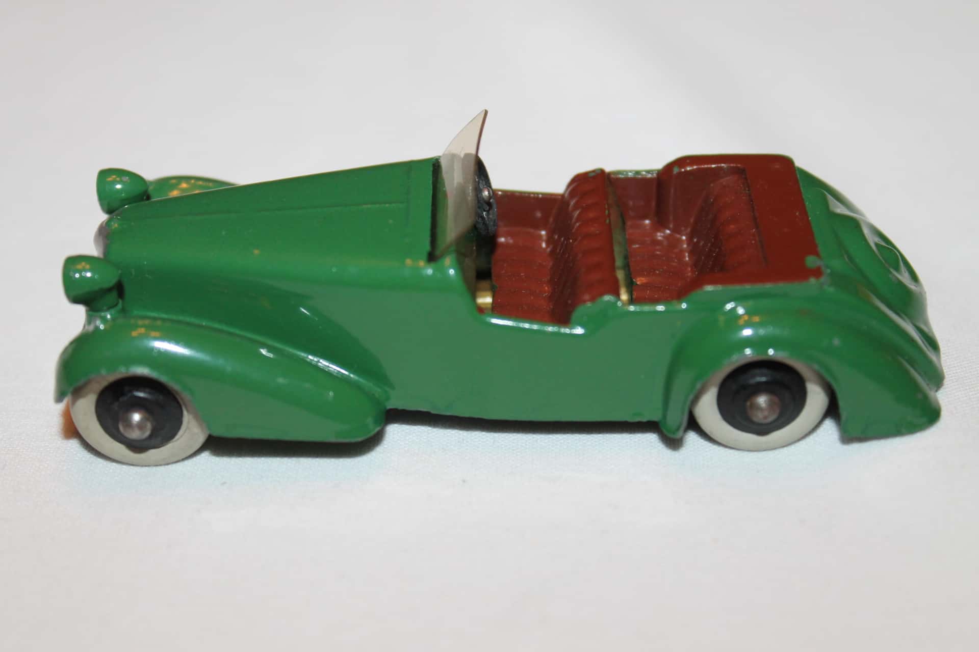 Dinky Toys 038D Alvis Tourer - Diecast