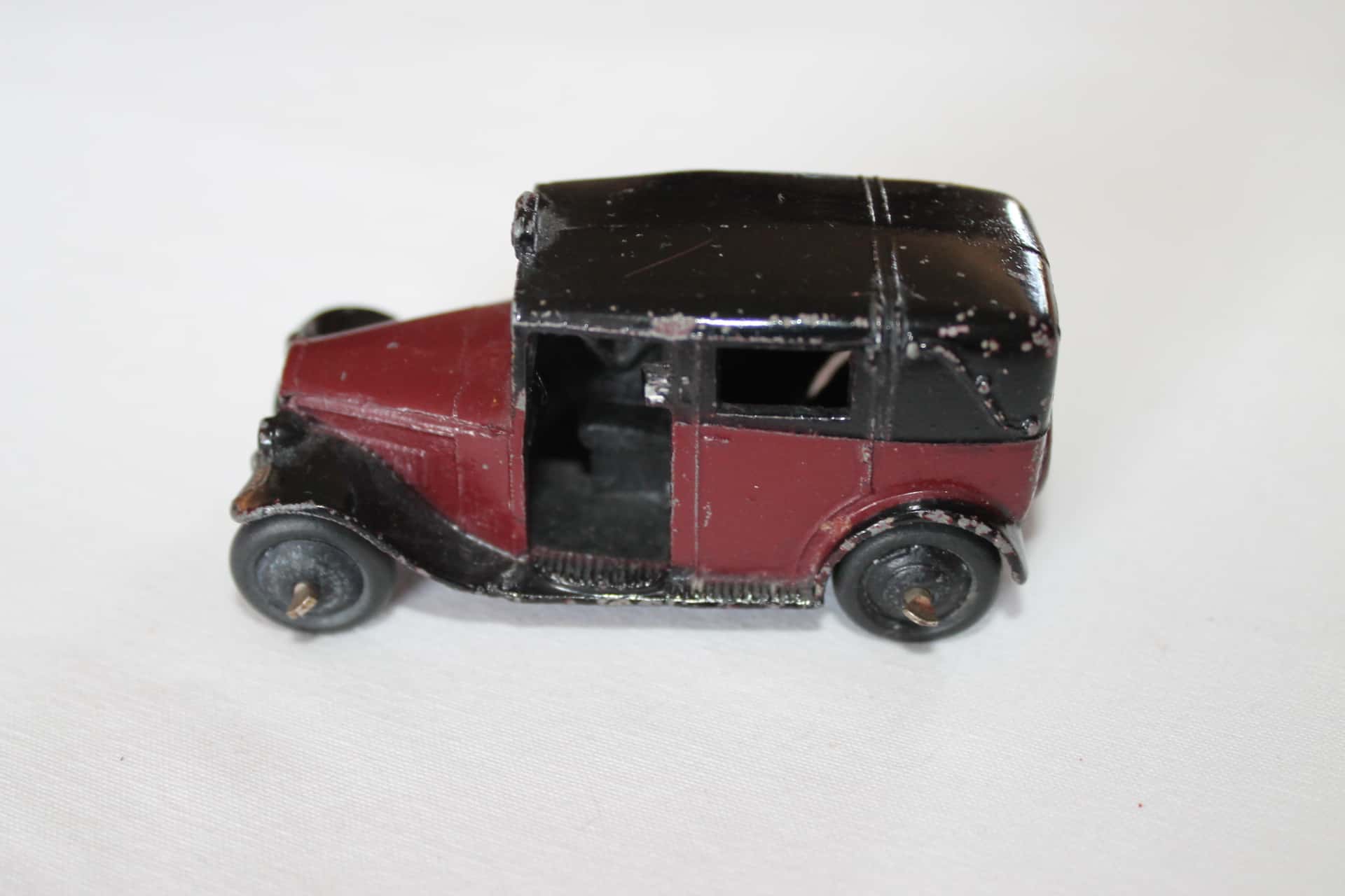 Dinky Toys GB N°36G – Taxi Vert Et Noir Avec Chauffeur (échelle 1/43) – Occasion