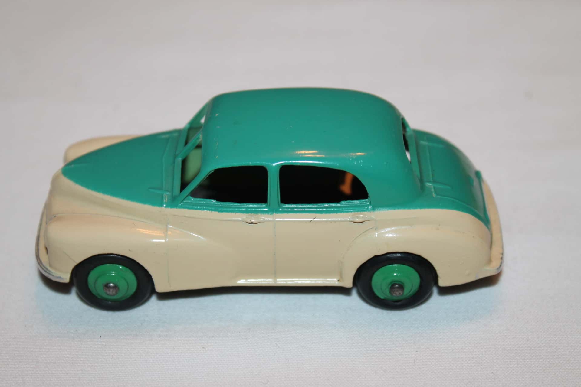 Dinky Toys 159 Morris Oxford - Diecast