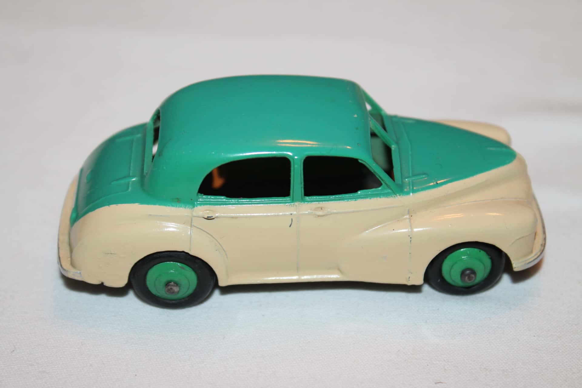 Dinky Toys 159 Morris Oxford - Diecast