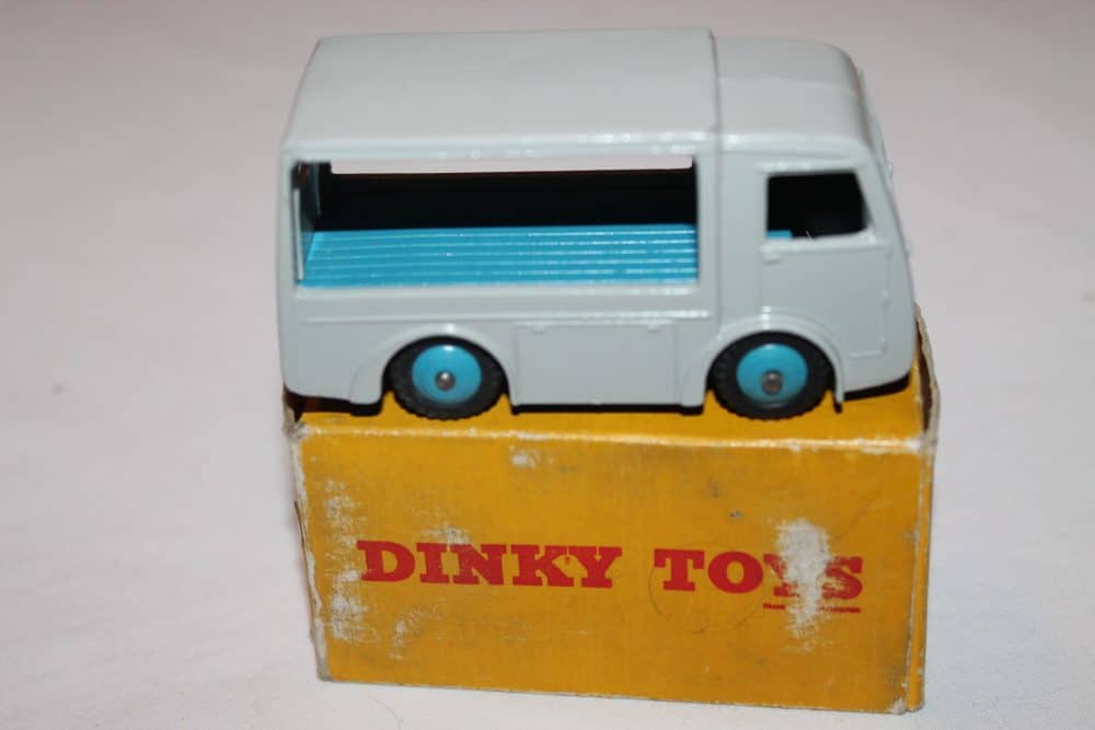 Dinky Toys 491 NCB Electric Milk Float-side