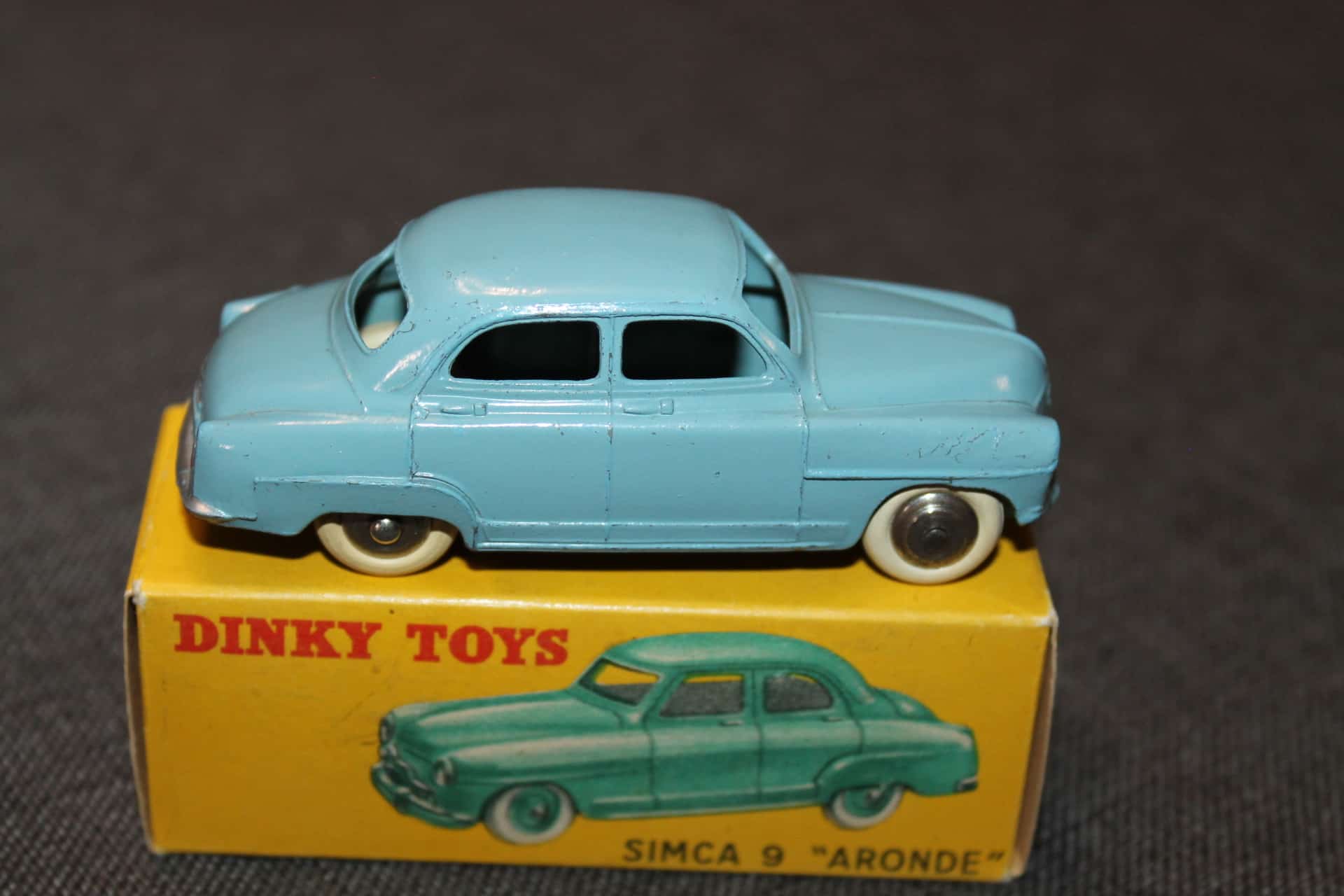Simca 9 Aronde Dinky Toys - Miniatures diverses (6698944