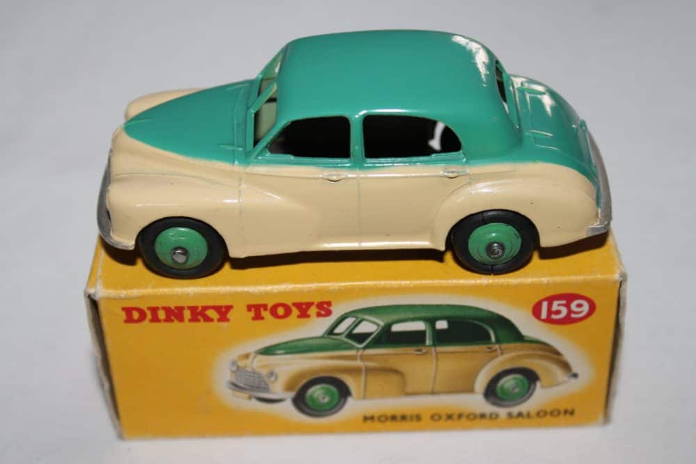 Dinky Toys 159 Morris Oxford