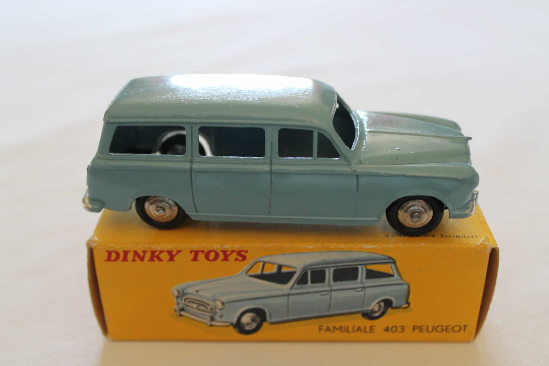 Dinky toys 24F Peugeot 403 Made in France Meccano
