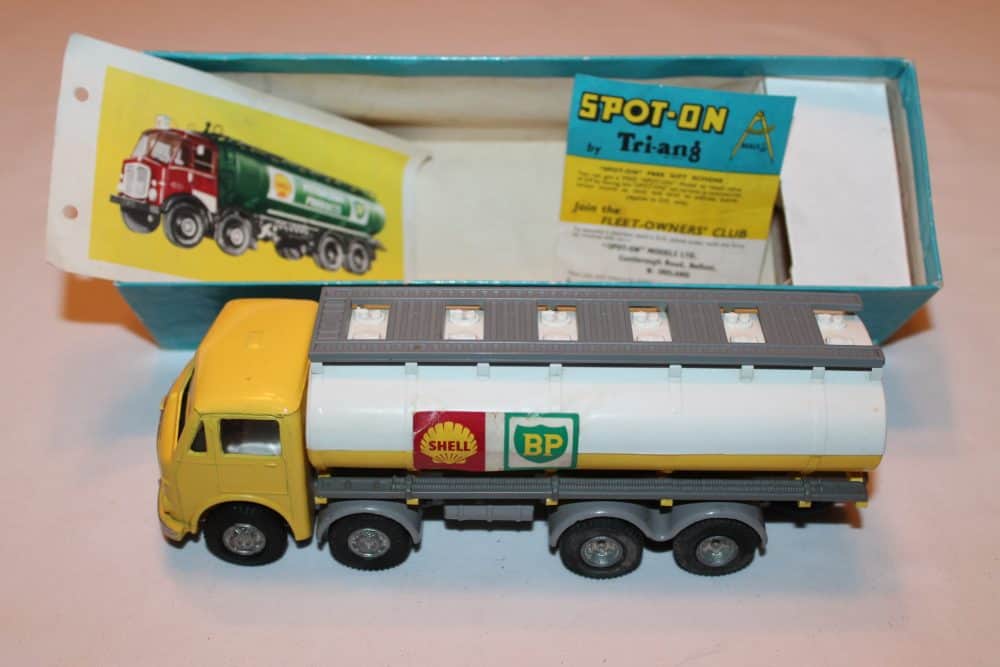 Spot-On Toys 110/4 800 Gallon Auto Petrol Tanker