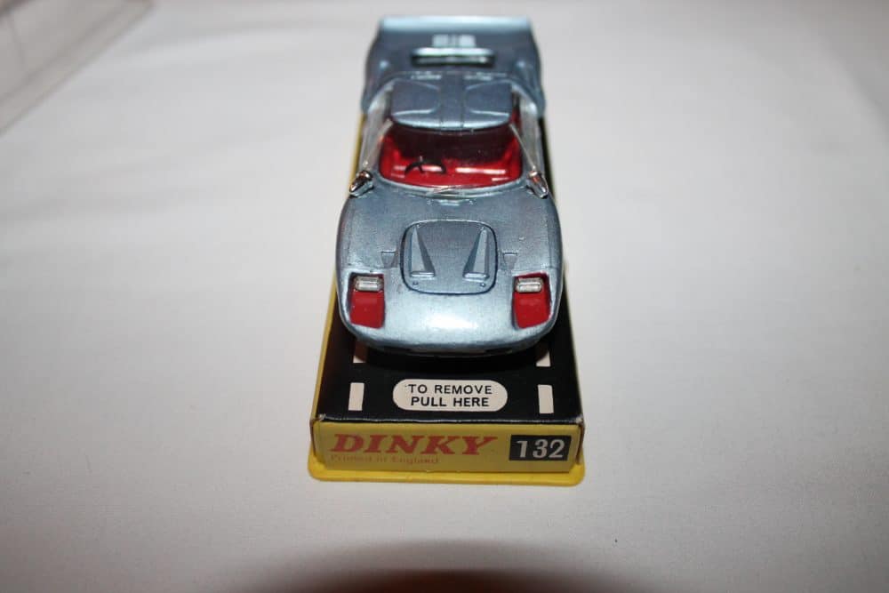 Dinky Toys 132 Ford 40-RV-front