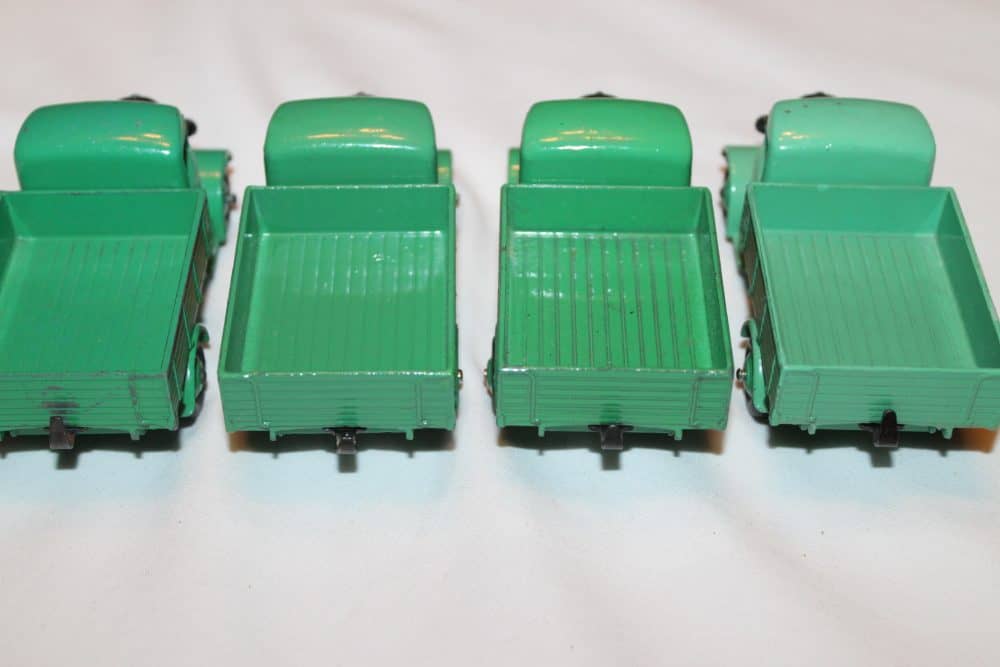 Dinky Toys 025W Bedford Truck Full Trade Box x 4-back