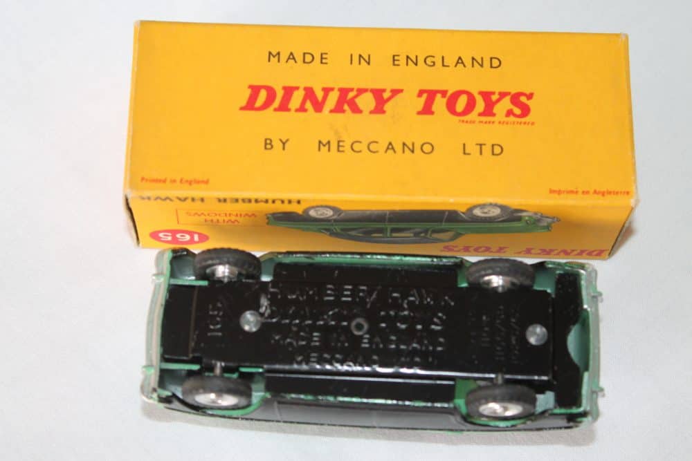 Dinky Toys 165 Humber Hawk-base