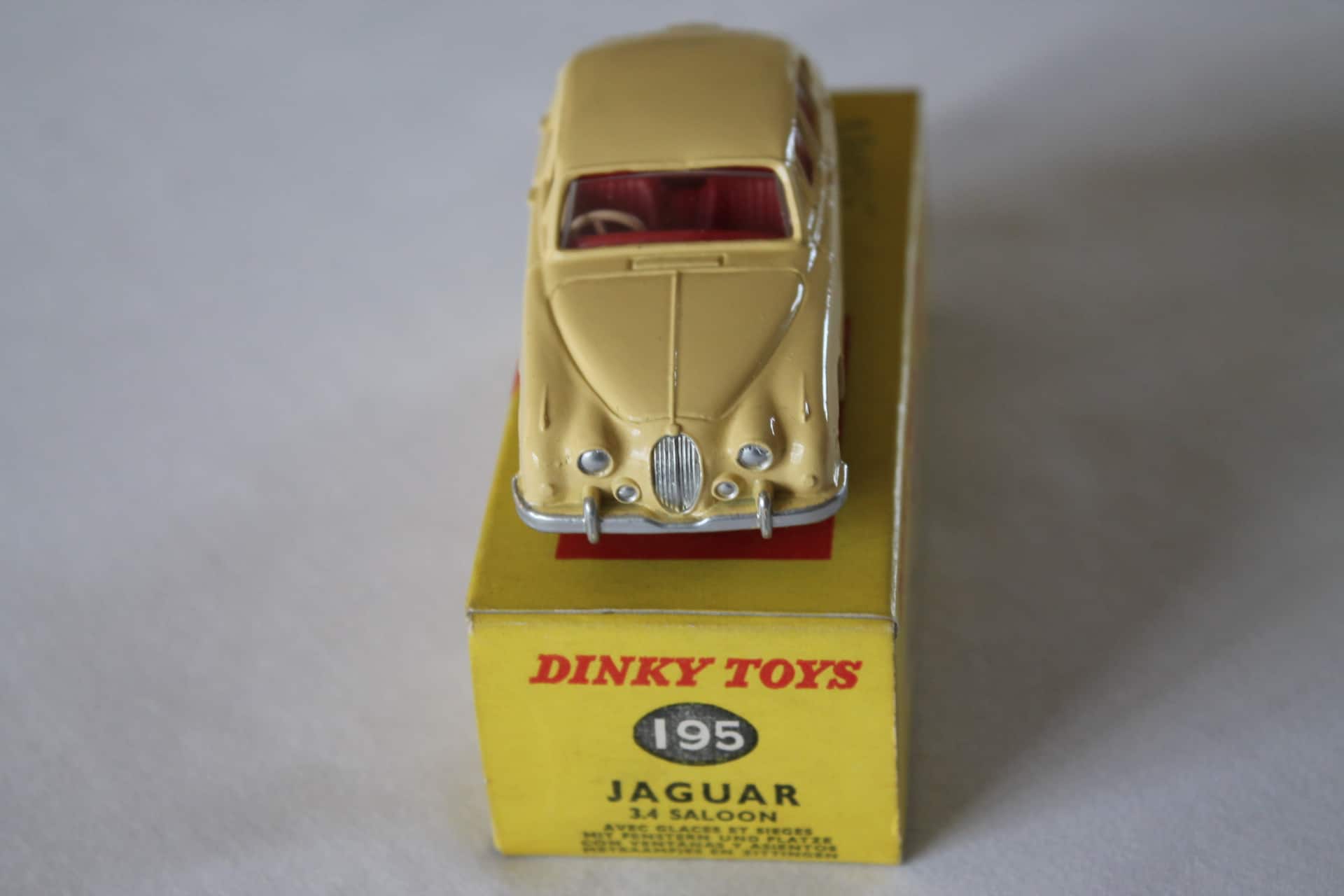 Dinky Toys 195 JAGUAR 3.4 Saloon neuf boite Mint in box ancien stock de magasin