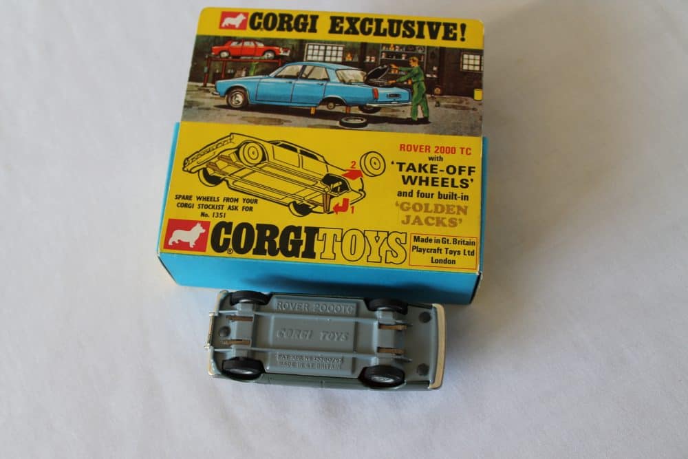 Corgi Toys 275 Rover 2000 TC-base