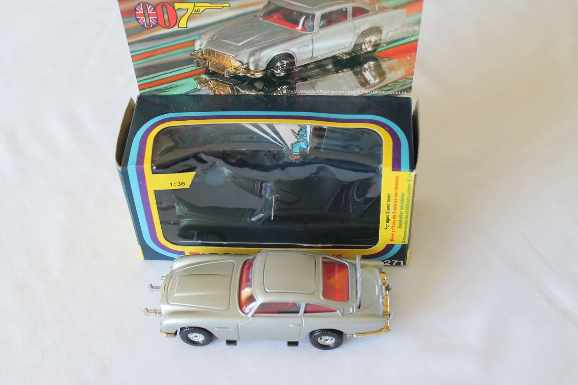 Corgi Toys 271 'James Bond' Aston Martin - Diecast