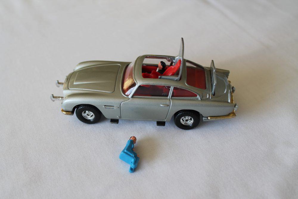 Corgi Toys 271 'James Bond' Aston Martin-full