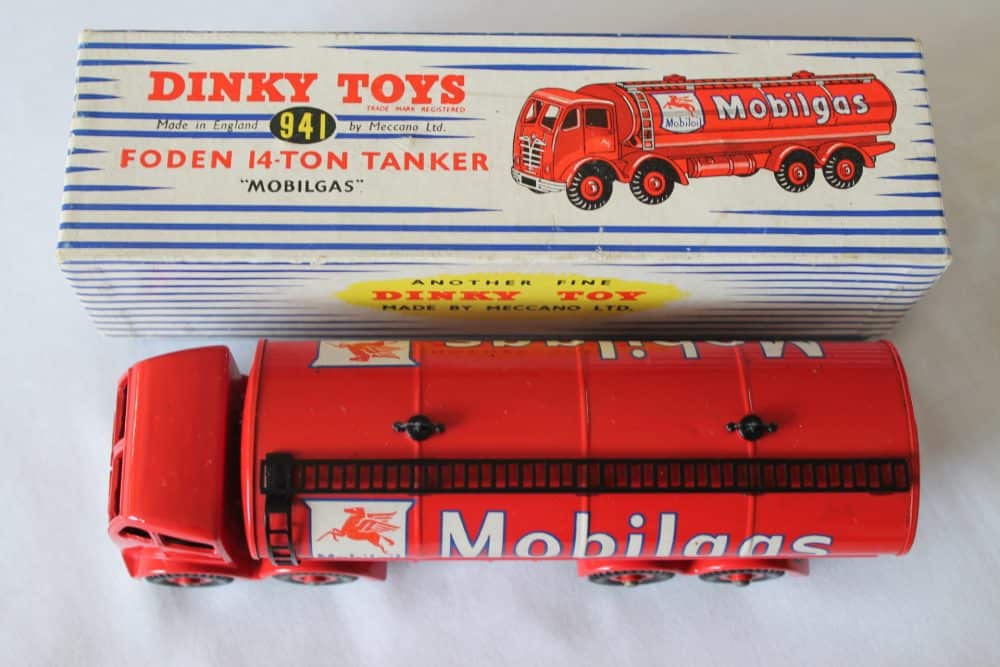 Dinky Toys 941 Foden Mobilgas Tanker-TOP