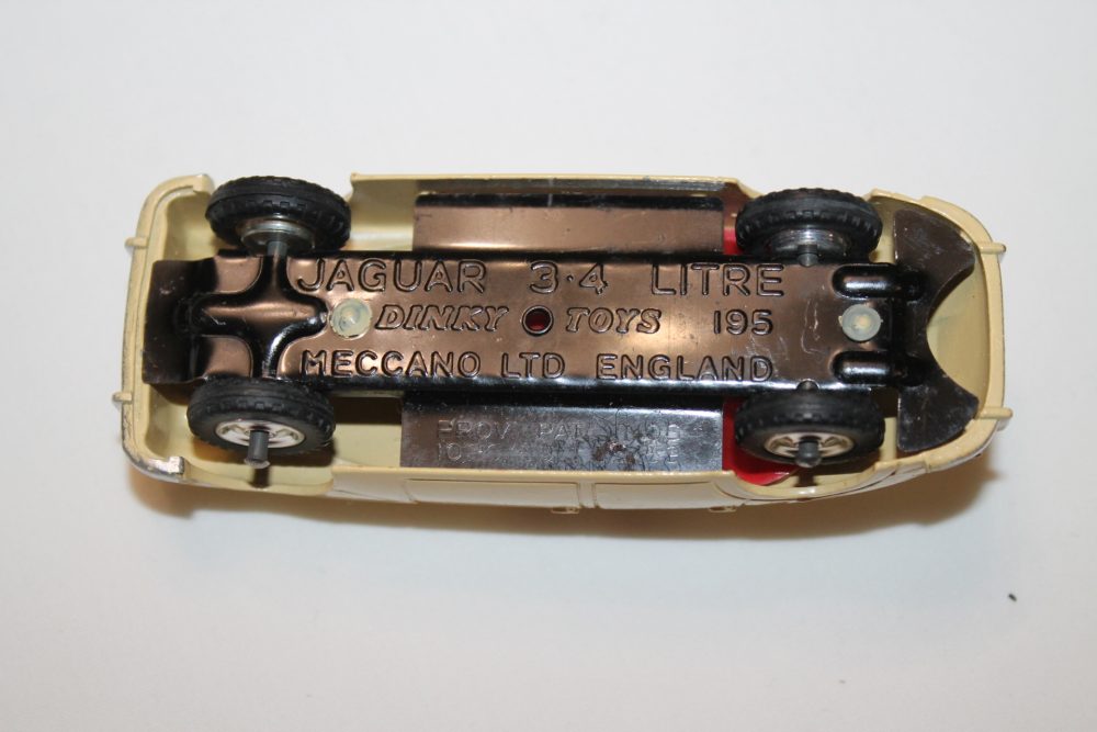 jaguar 3.4 litre dinky toys 195 base
