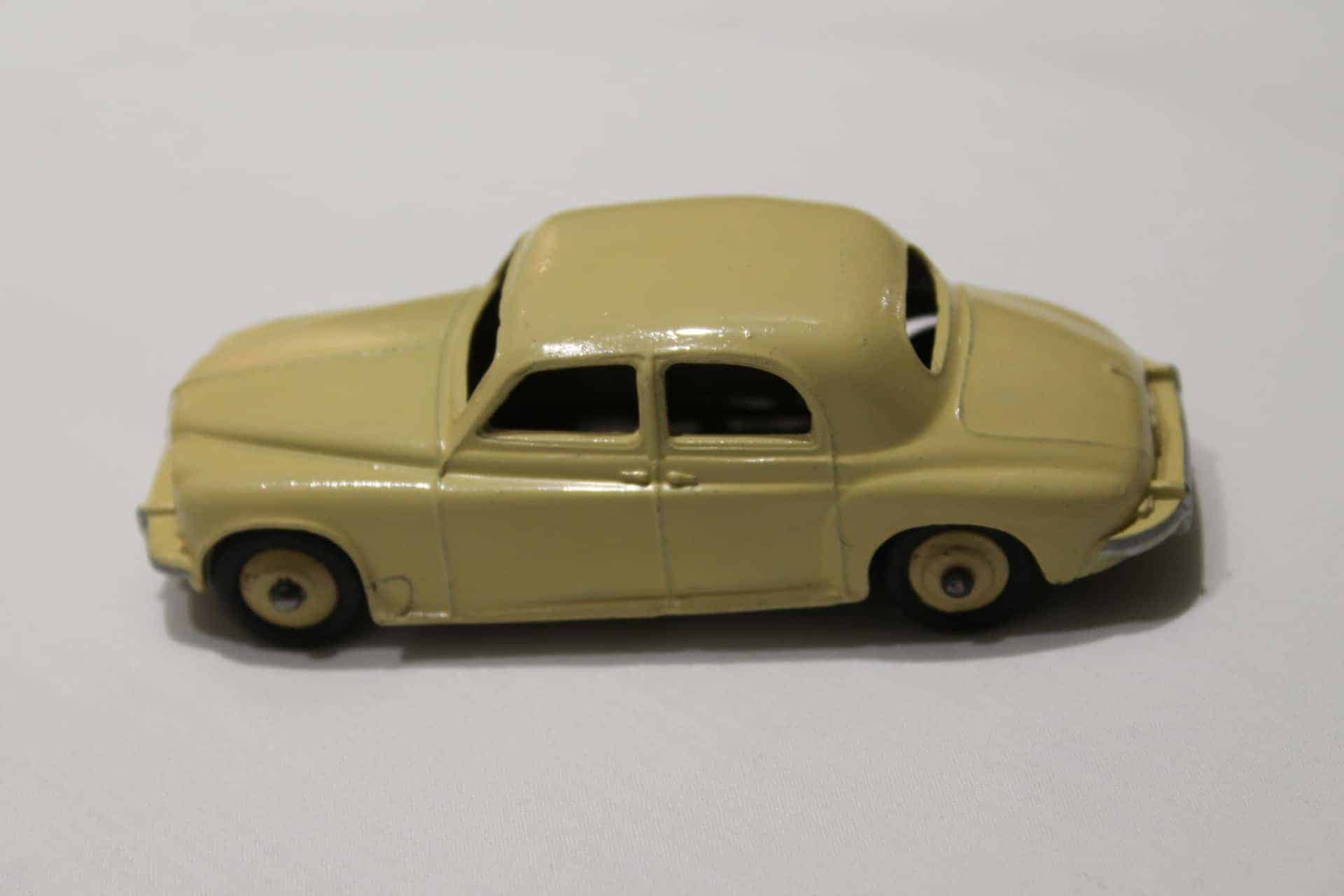 Dinky Toys 140B/156 Rover 75 Saloon - Diecast