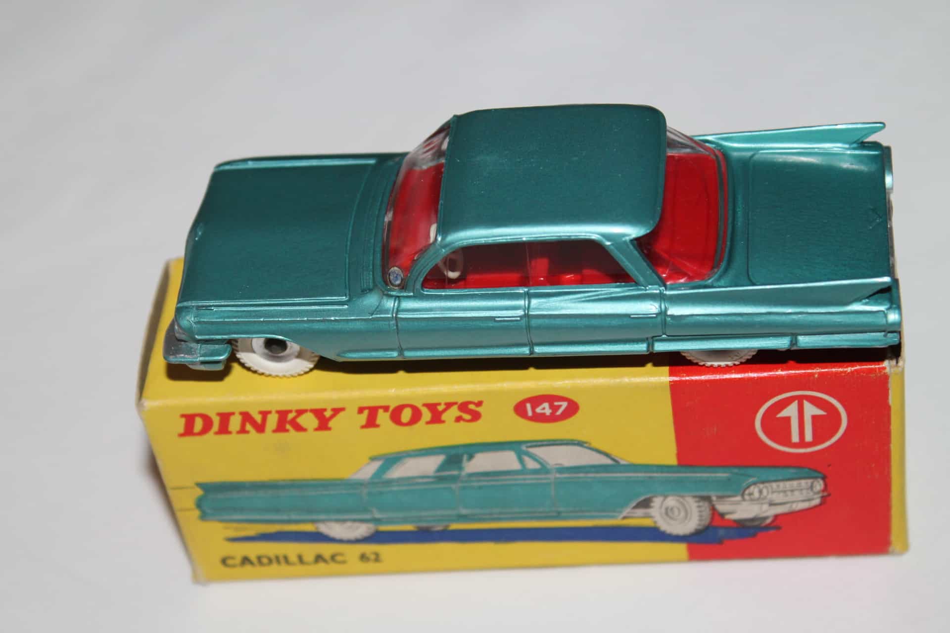 Dinky Toys Cadillac 147 with offers original box