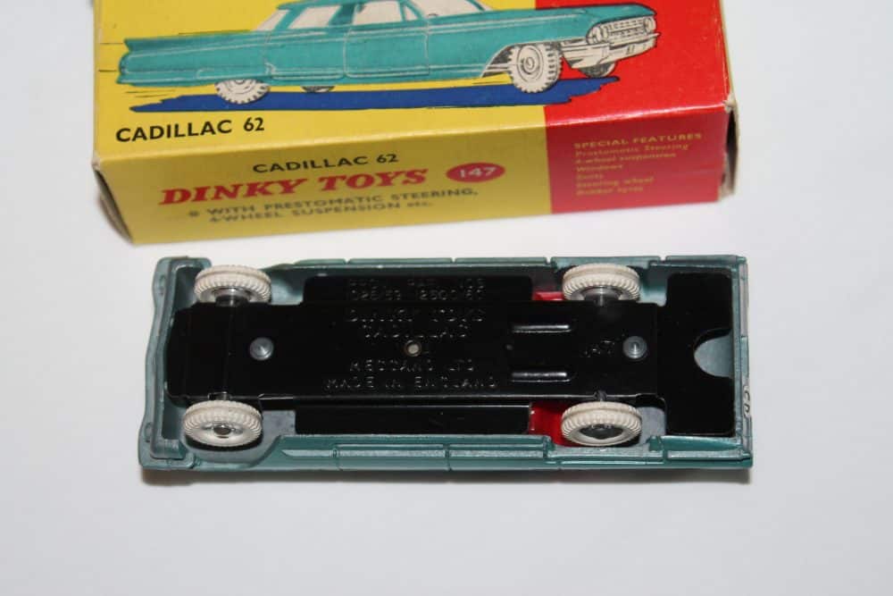 Dinky Toys 147 Cadillac 62-base