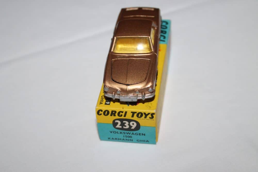 Corgi Toys 239 Volkswagen 1500-front